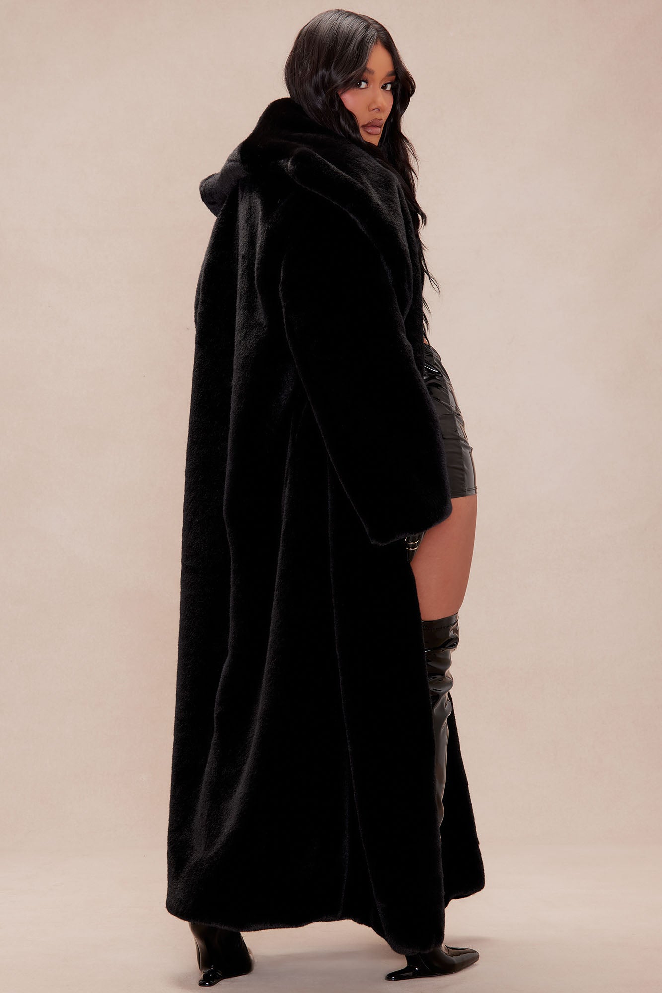 Manteau en Fausse Fourrure - Noir