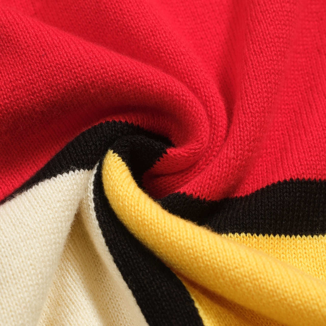 Cardigan tricoté rétro coloré pour hommes en bleu