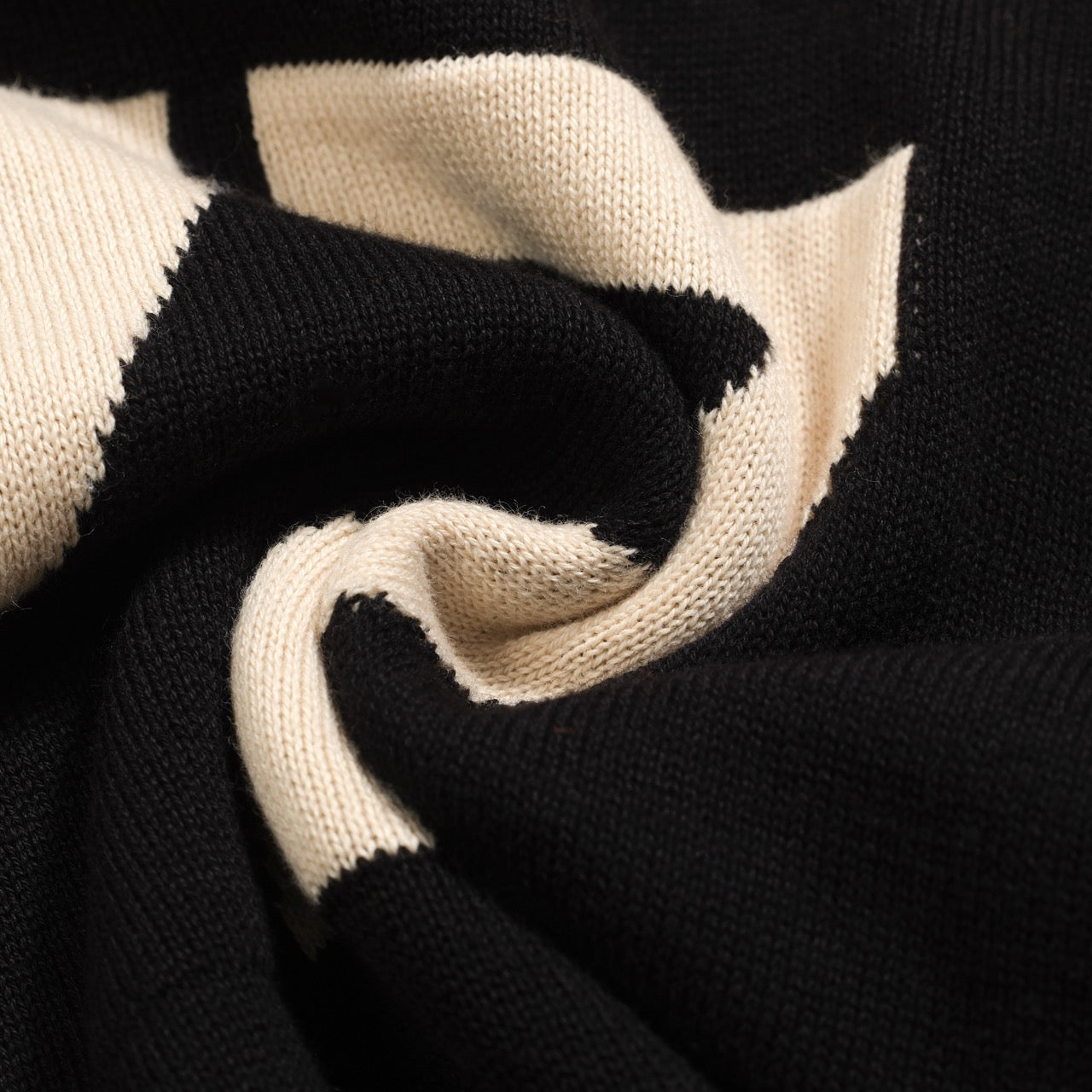 Polo jacquard vintage noir pour hommes 1977