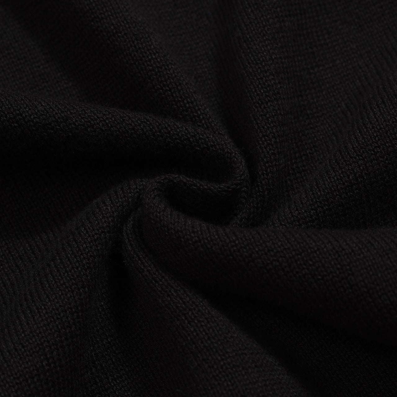 T-shirt tricoté noir pour homme avec broderie de chat