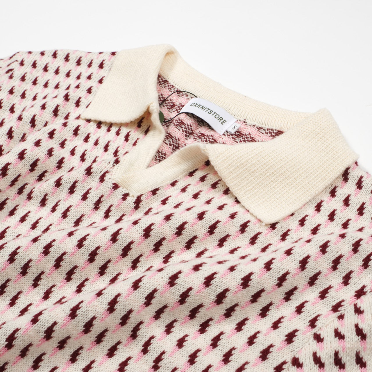 Polo en Tricot Crème pour Hommes des Années 60 – Motif Micro Bourgogne Style Rétro