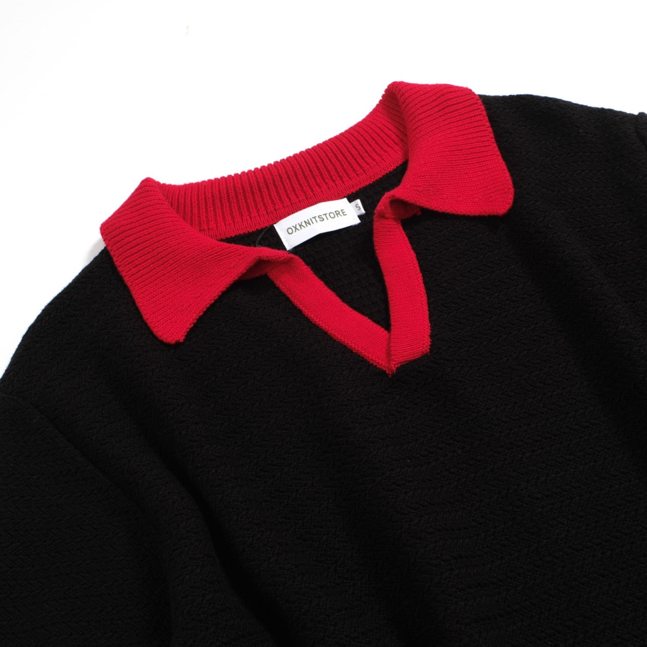 Polo Tricot Noir Rétro des Années 70 pour Hommes – Chemise Rouge à Col V