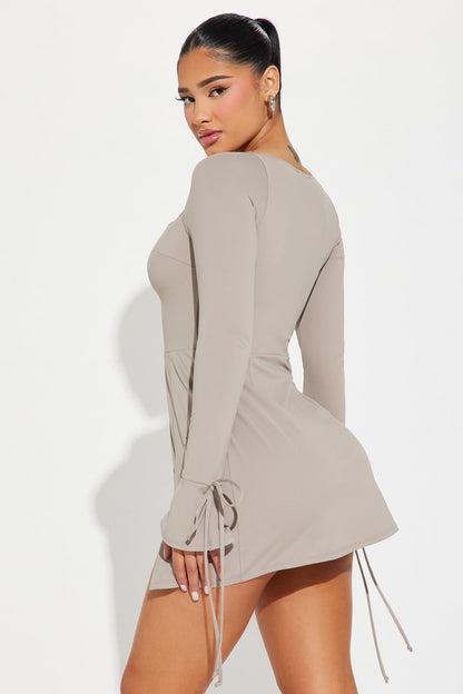 Robe Mini à Manches Longues Emilia - Taupe