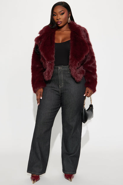 Manteau Court en Fourrure Synthétique Chloe - Vin