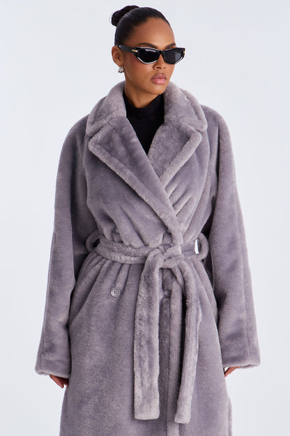 Manteau Long en Fourrure Synthétique Ceinturé Natasha - Gris