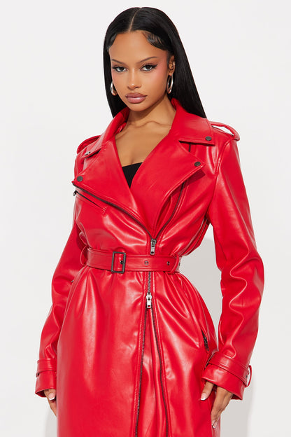 Manteau en Similicuir Rouge pour Conduites Nocturnes