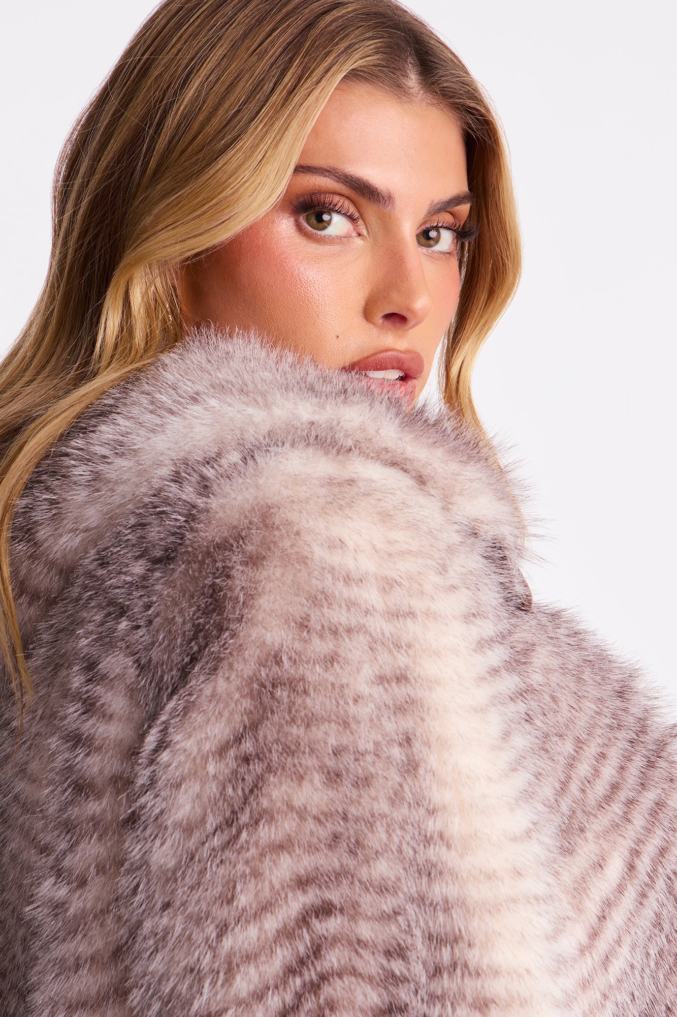 Manteau en fausse fourrure imprimé animal Femme Fatality - Marron/combo