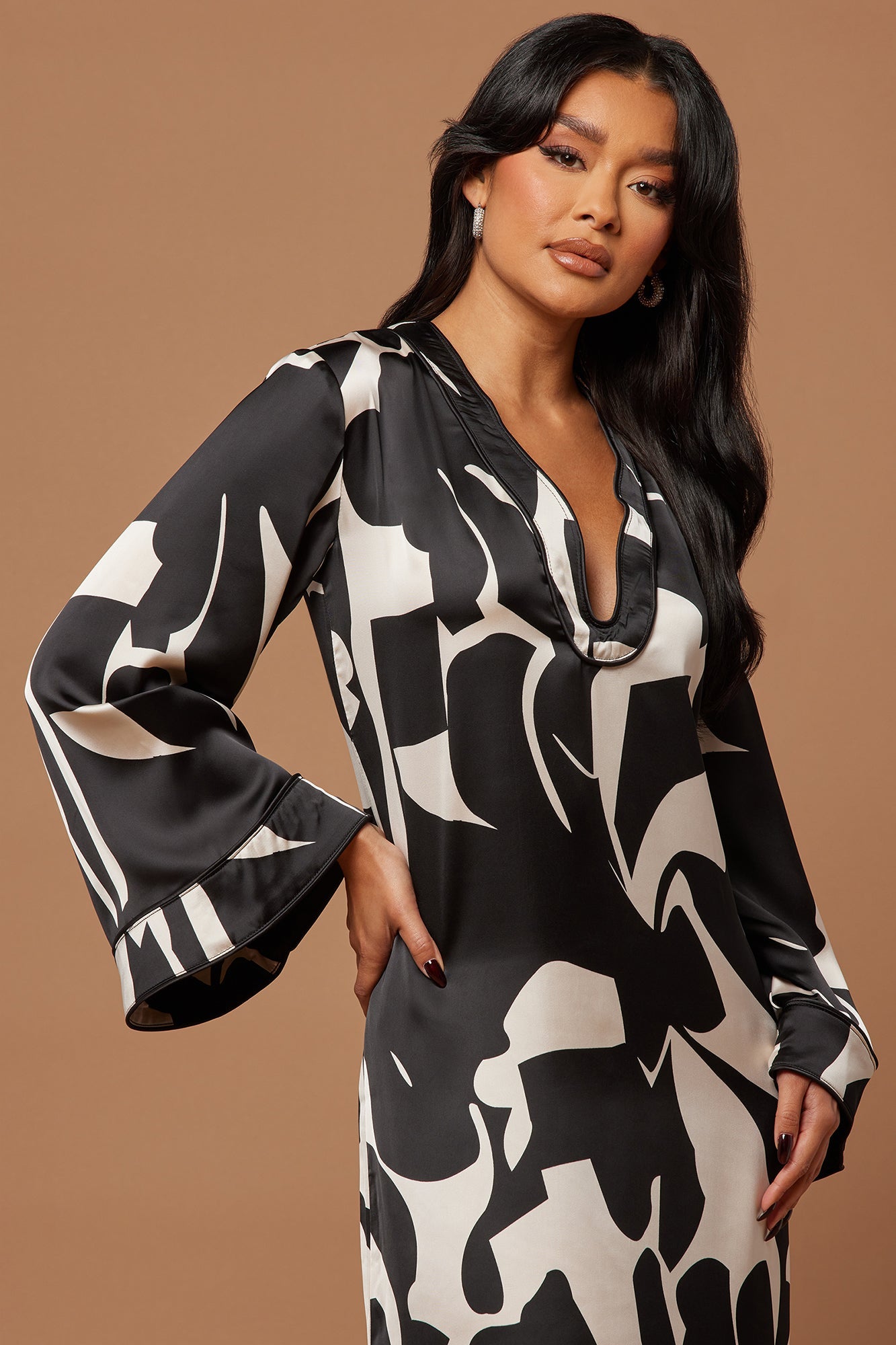 Robe Maxi Kaftan Satin de Séoul - Noir/combo