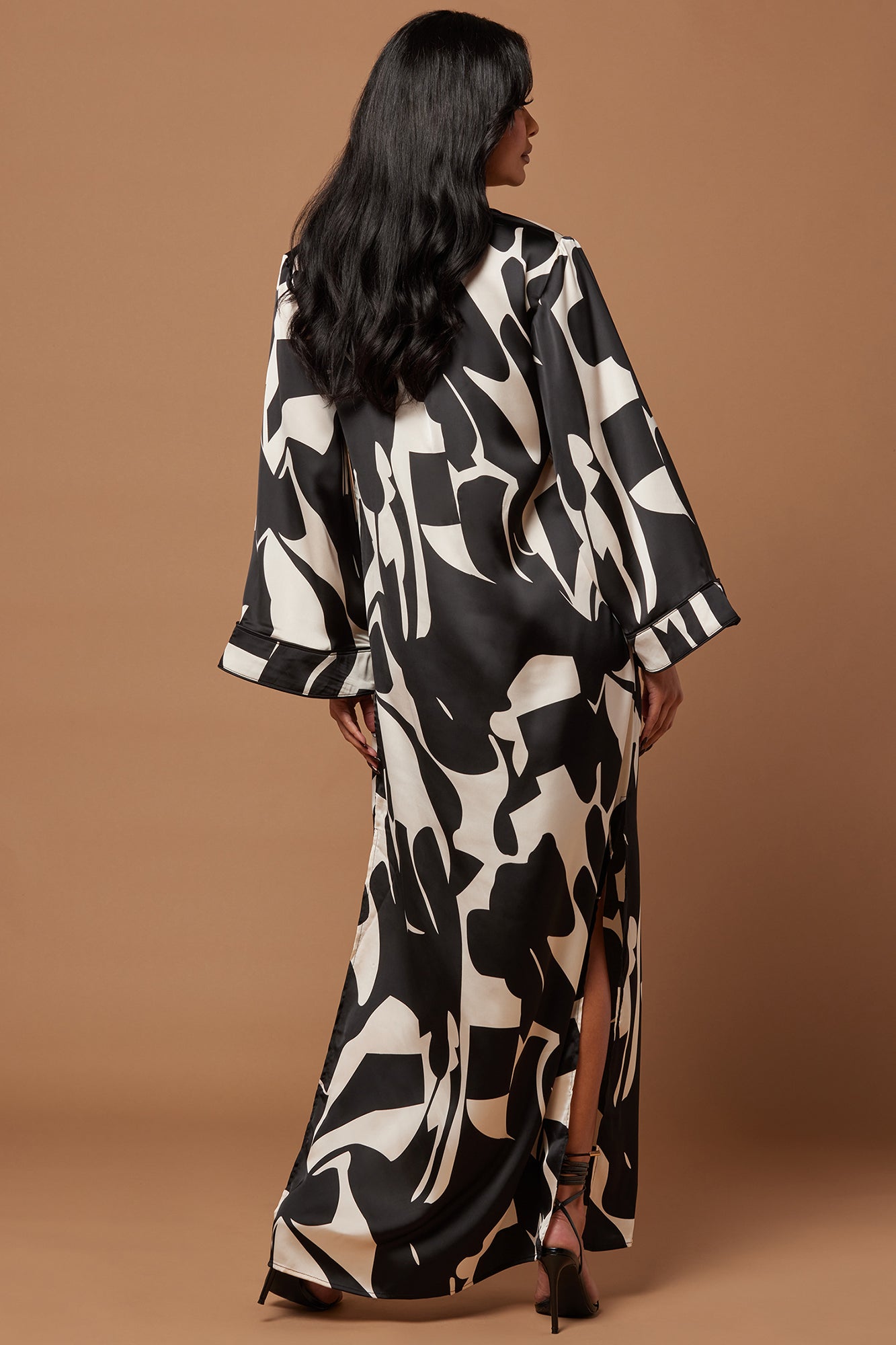 Robe Maxi Kaftan Satin de Séoul - Noir/combo