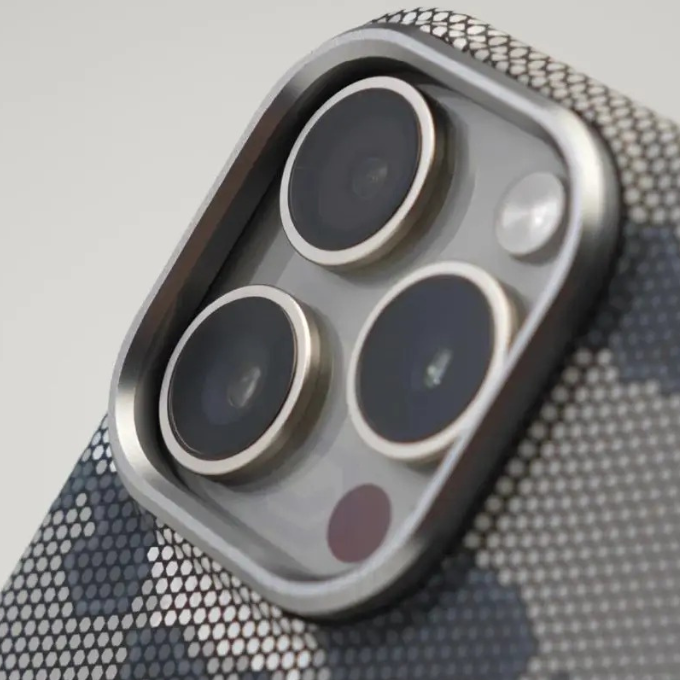 Coque de Protection en Fibre de Carbone