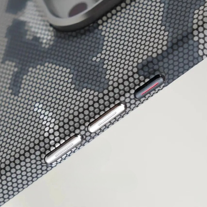 Coque de Protection en Fibre de Carbone