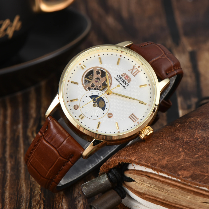 La montre Solara Orient