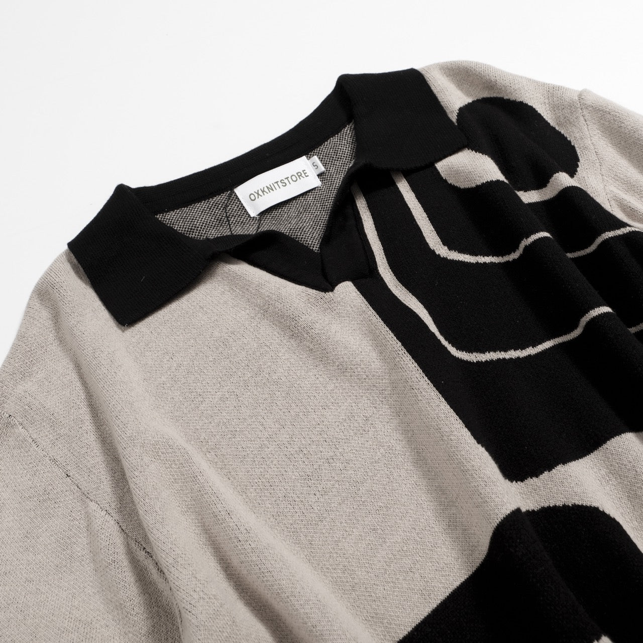 Polo Tricot Vintage Années 1960 pour Hommes – Motif Géométrique Rétro Noir & Gris