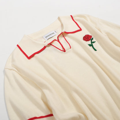 Polo Vintage Tricoté pour Hommes – Boutonnage Rétro Crème avec Broderie de Rose