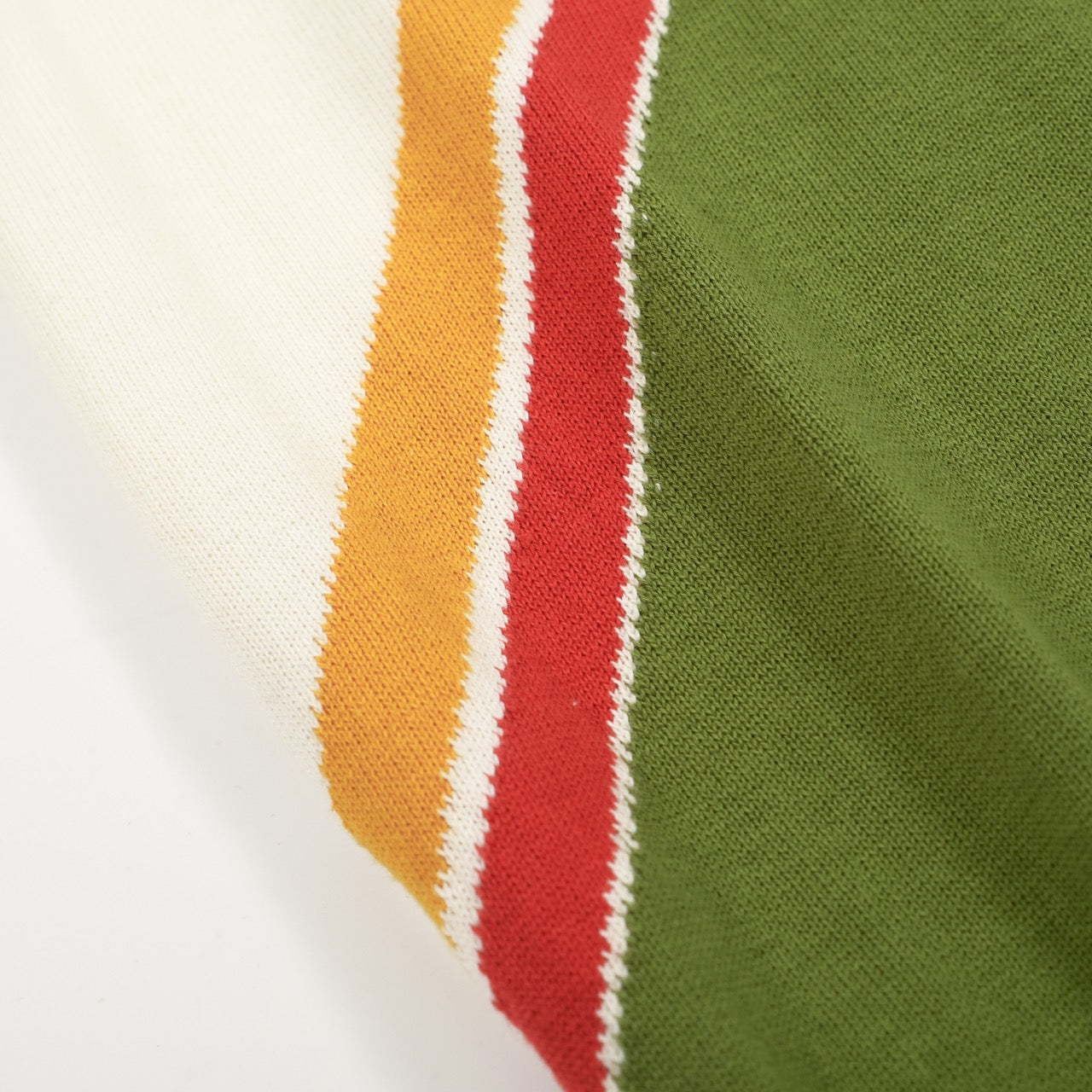 Polo Tricoté Rétro 1972 pour Hommes – Haut Graphique Vintage en Crème, Olive & Orange