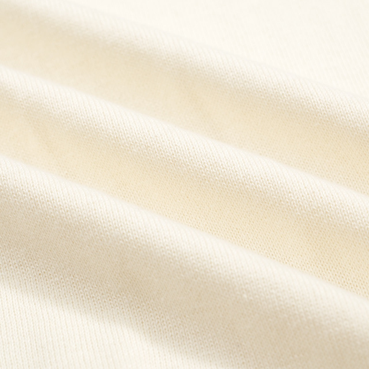 Polo Tricot Vintage pour Hommes des Années 1970 – Crème Rétro avec Col et Bordures Rayées Vertes