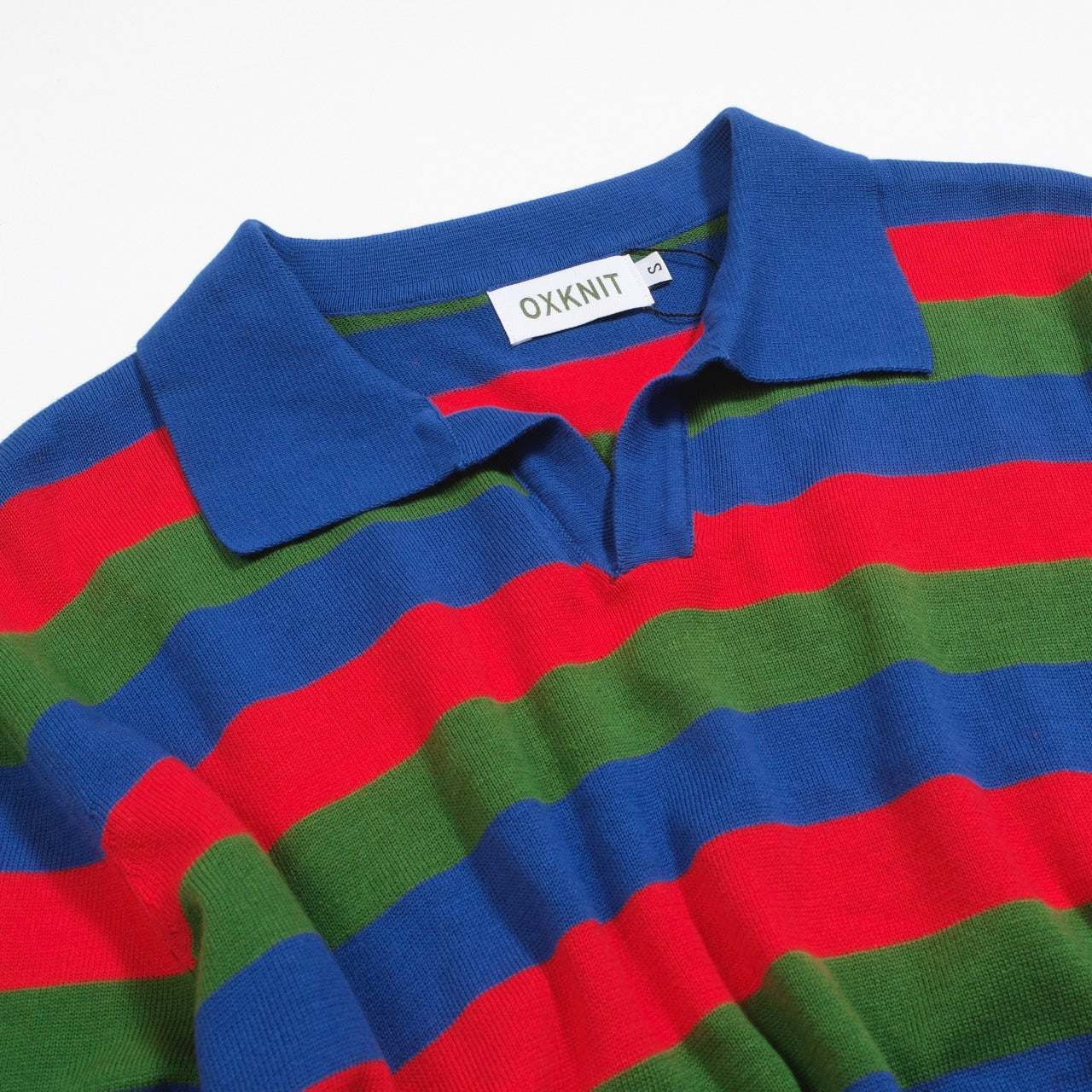 Polo homme à rayures multicolores des années 1950 en V