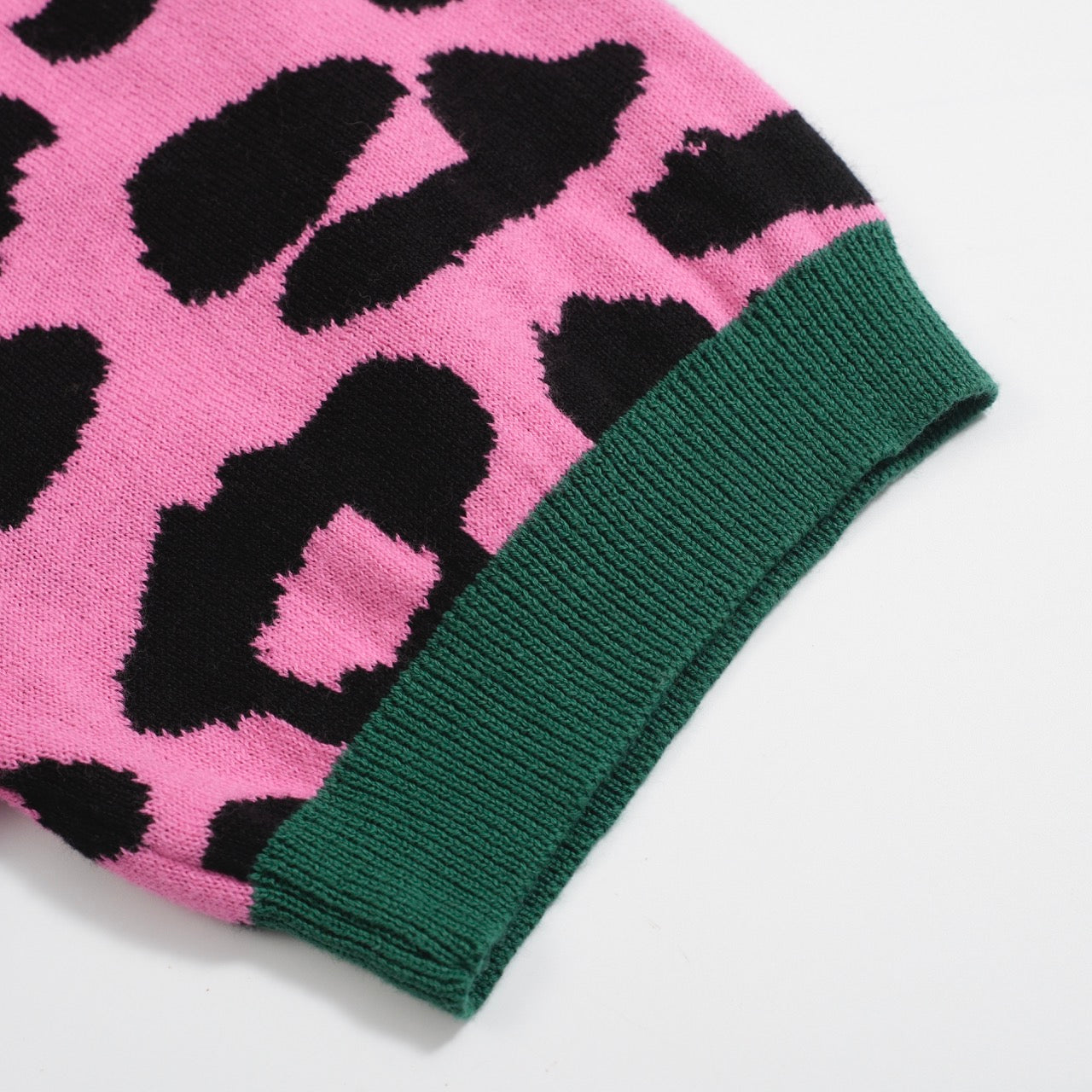 Polo Tricot Retro pour Hommes – Imprimé Léopard Rose Vintage avec Graphique de Guépard