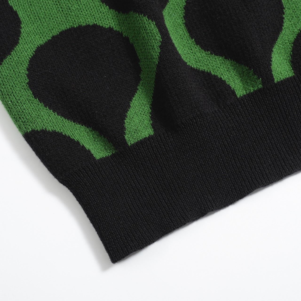 Chemise Tricotée Rétro pour Hommes – Polo Boutonné Noir & Vert Vintage avec Imprimé à Pois MOD