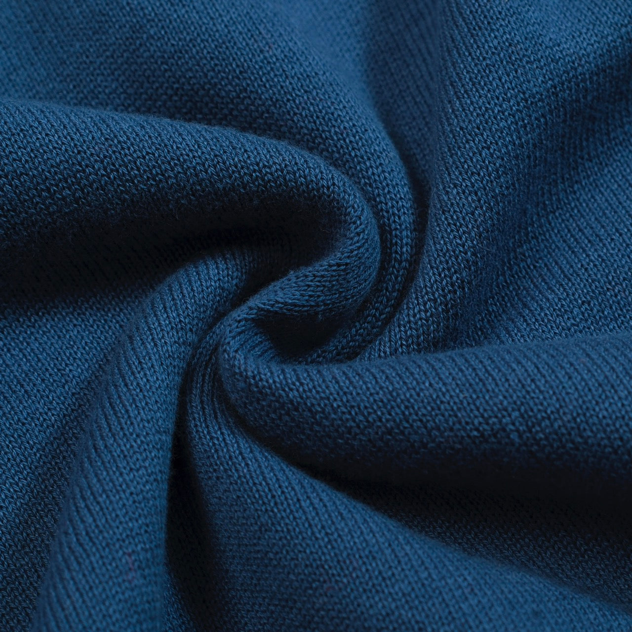 T-shirt en jacquard tricoté bleu pour hommes - Conçu par Jessica Molina