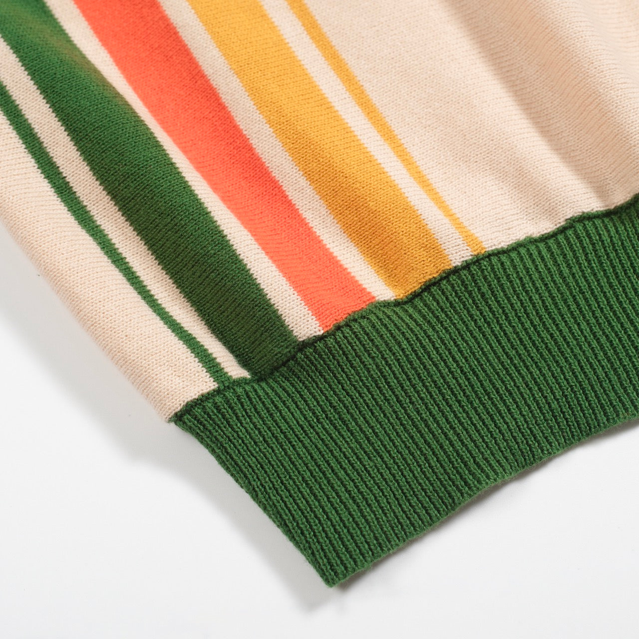 Polo tricoté vintage rayé vert pour homme