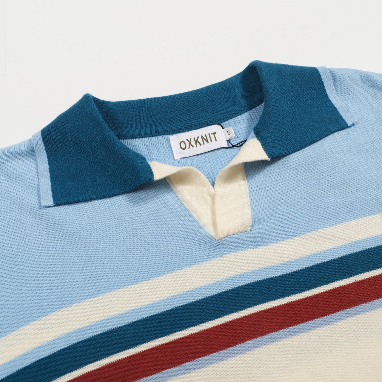 Polo rétro à col en V rayé bleu pour hommes