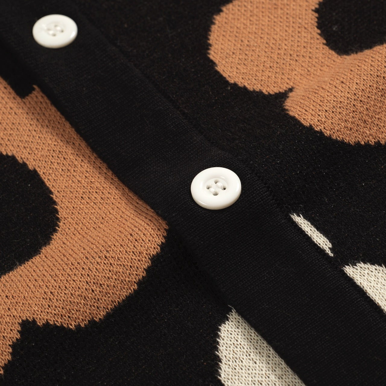 Cardigan vintage floral jacquard noir pour homme