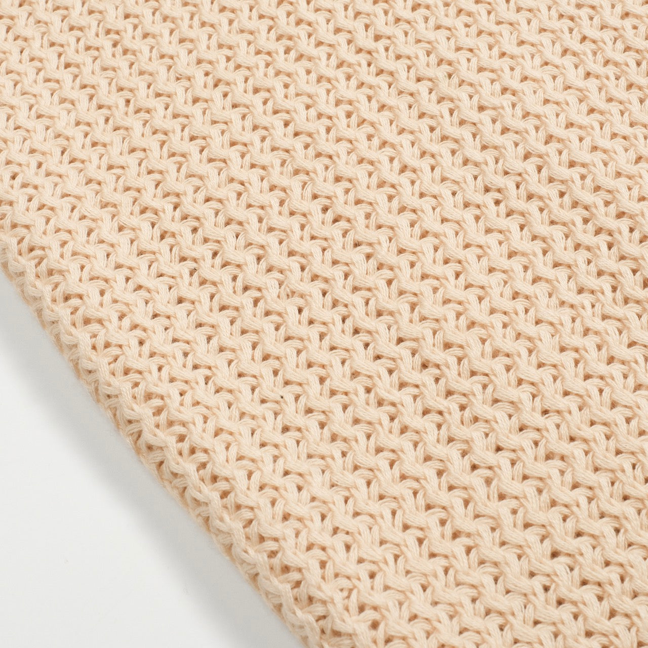 Polo tricoté décontracté à col en V pour hommes en abricot