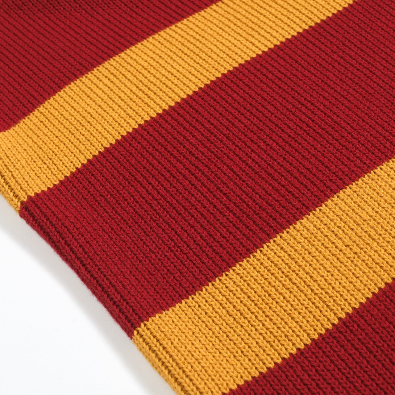 Polo tricoté vintage rouge à rayures pour hommes