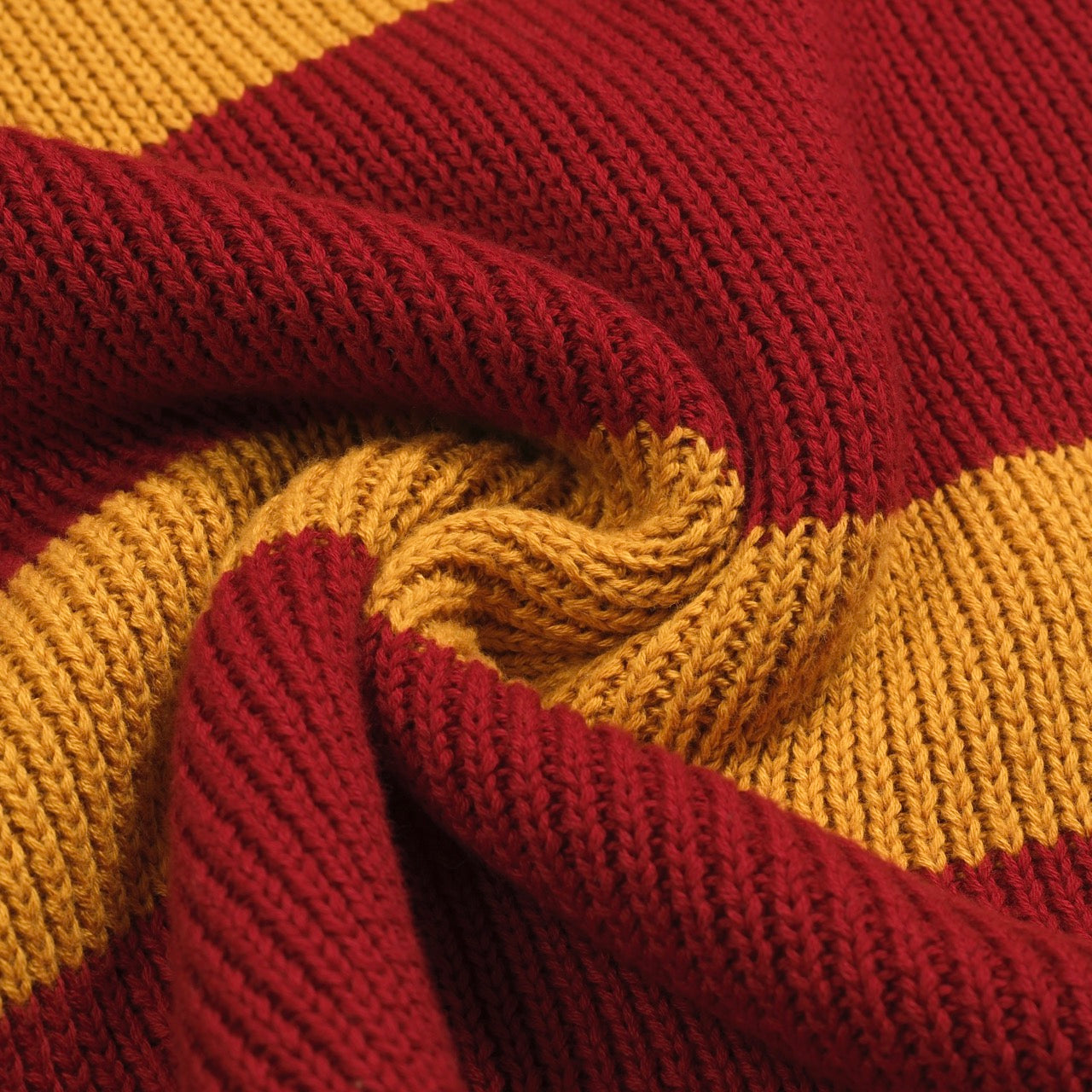 Polo tricoté vintage rouge à rayures pour hommes