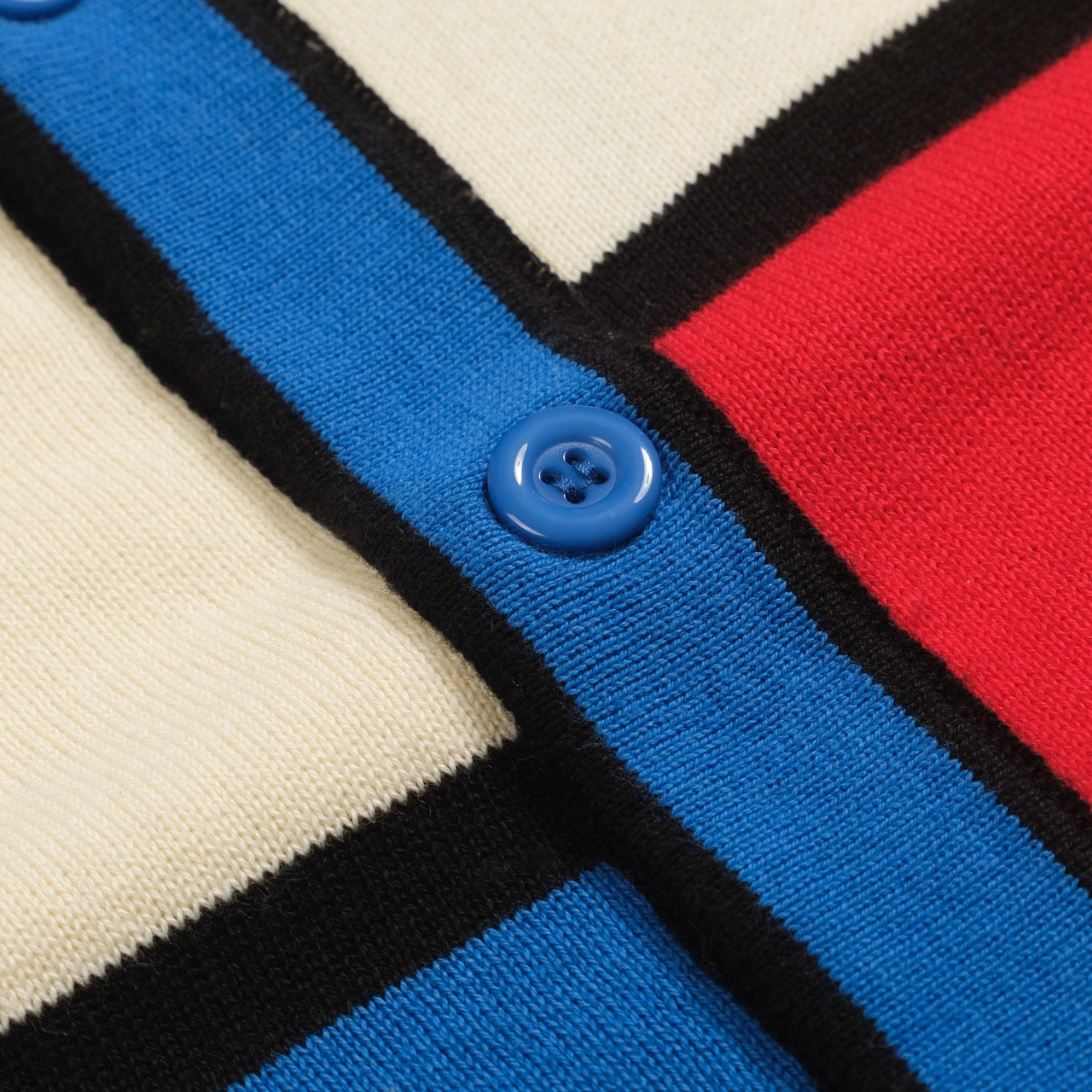 Cardigan tricoté rétro coloré pour hommes en bleu