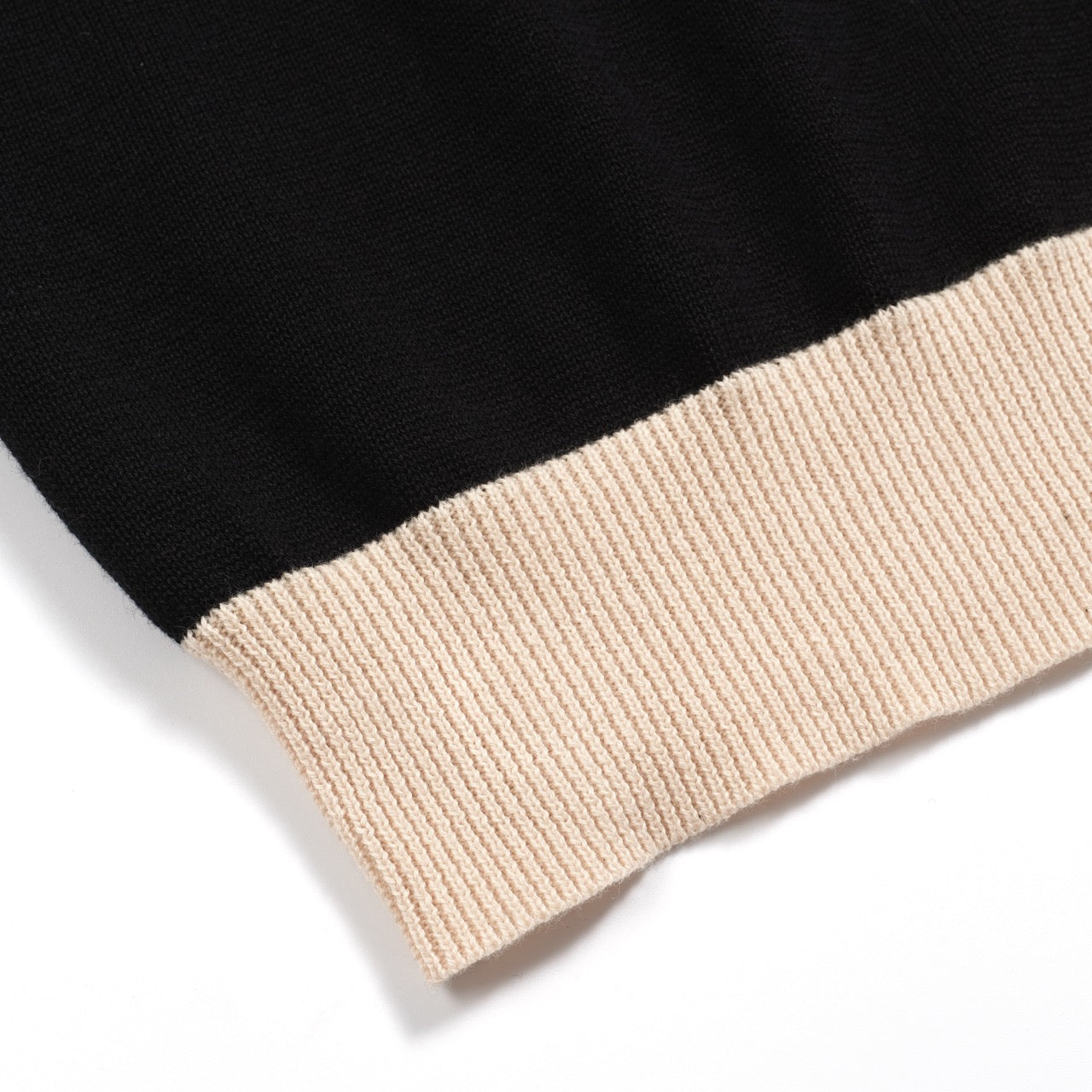 T-shirt en jacquard tricoté vintage noir pour homme 1977