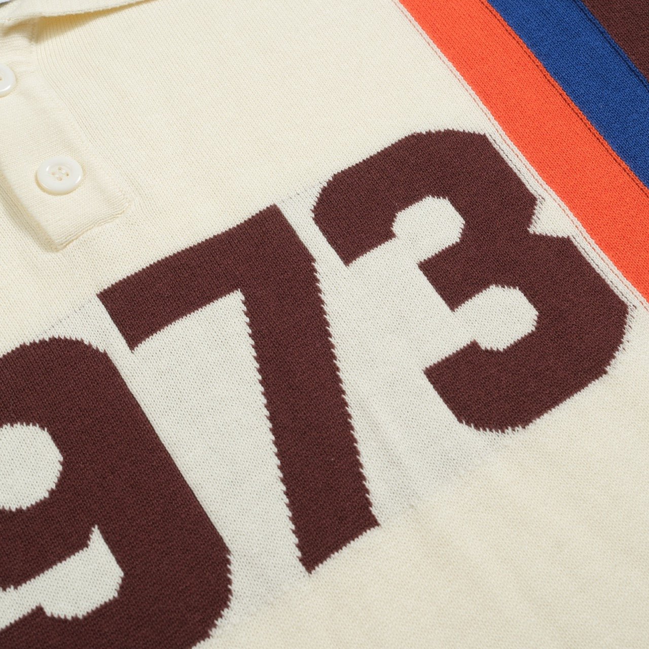 Polo tricoté vintage jacquard 1973 pour hommes en blanc abricot