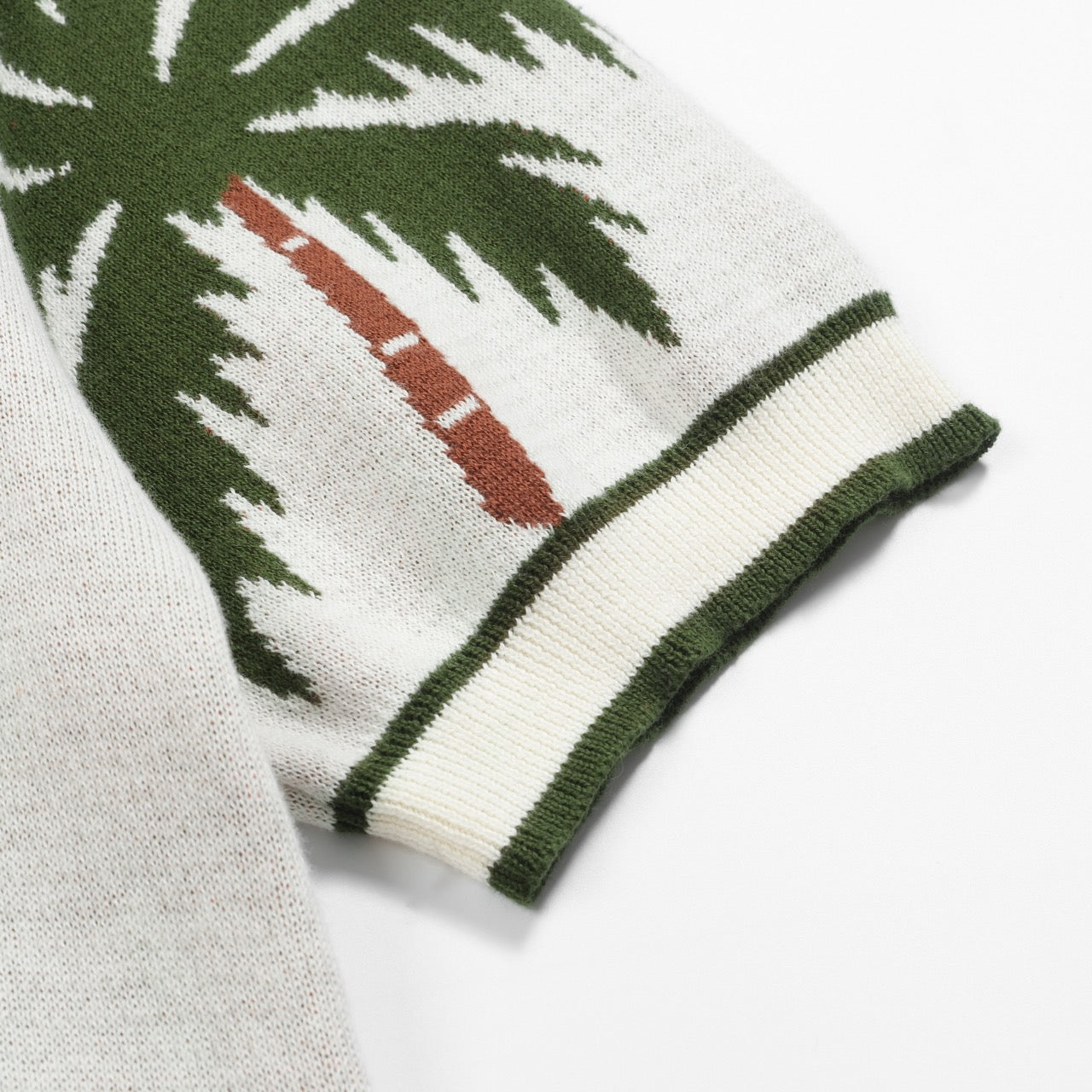 Polo V en jacquard animalier blanc abricot pour hommes