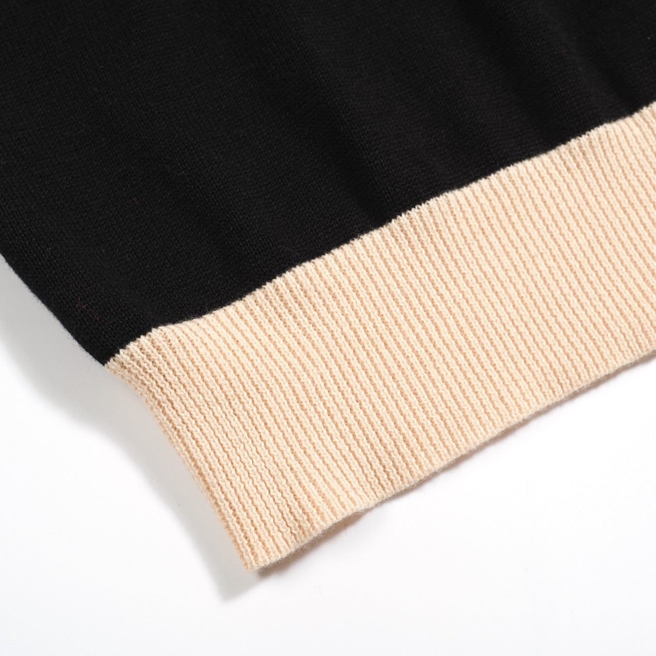 Polo jacquard vintage noir pour hommes 1977