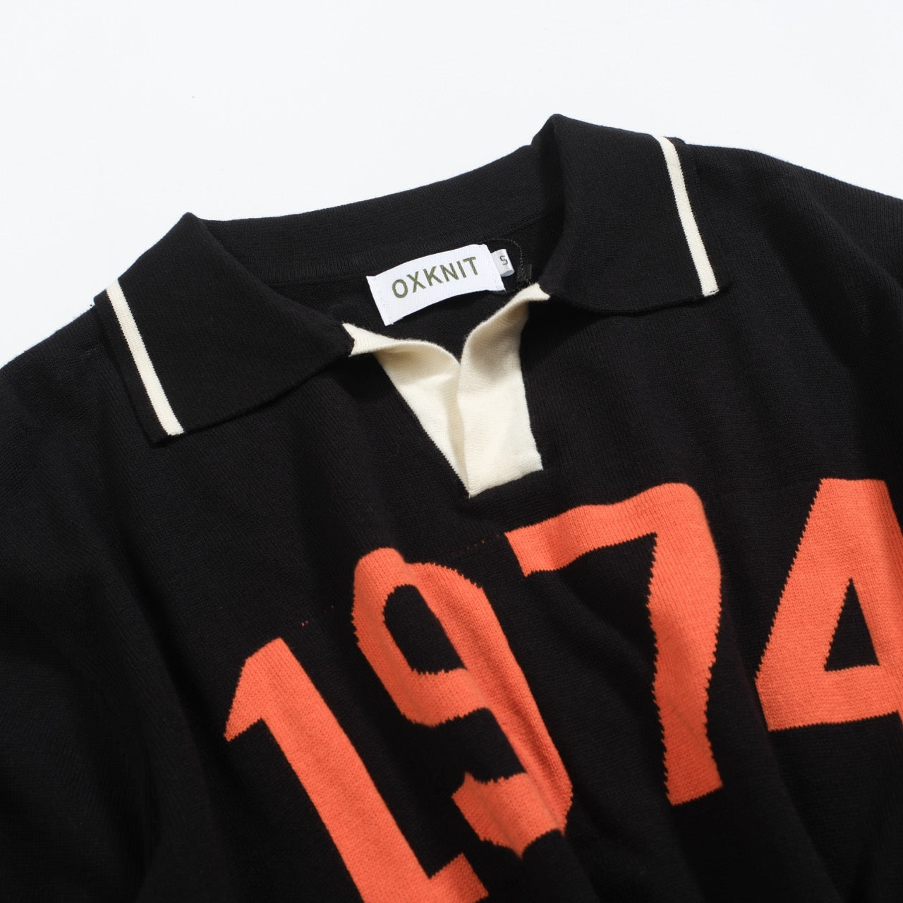 Polo noir vintage en jacquard pour homme 1974