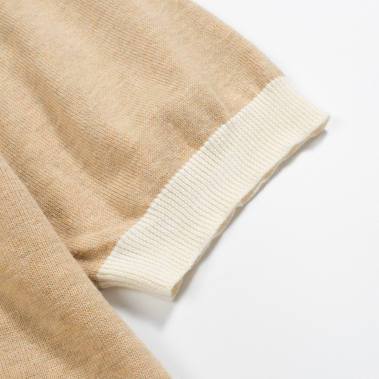 T-shirt vintage en jacquard tricoté kaki pour homme avec fil doré 1971