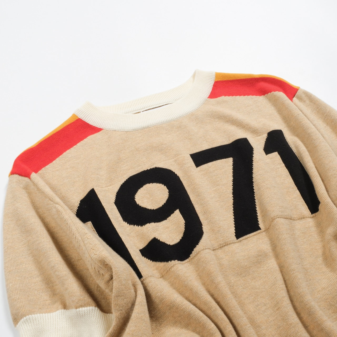 T-shirt vintage en jacquard tricoté kaki pour homme avec fil doré 1971