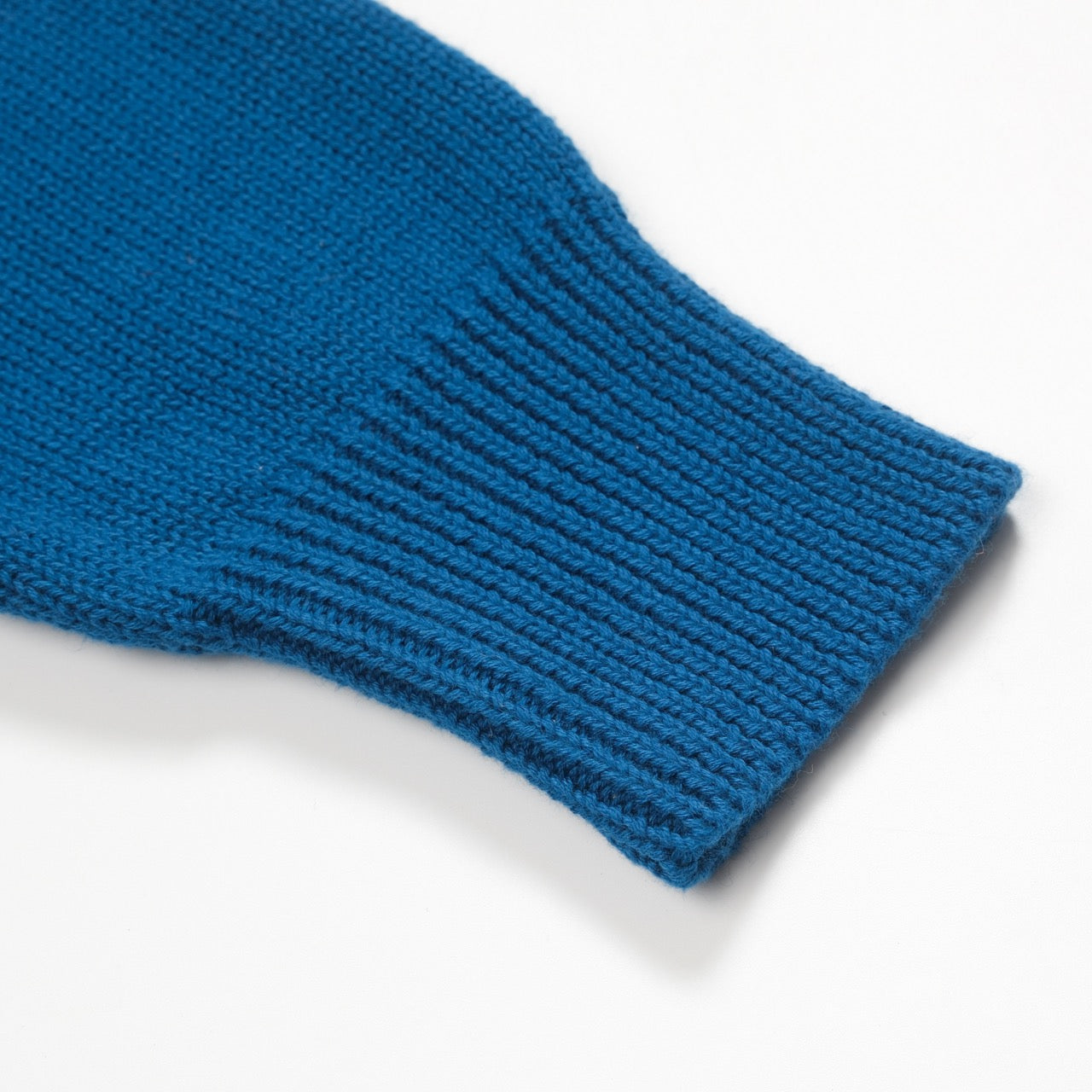 Polo tricoté rétro rayé bleu pour hommes