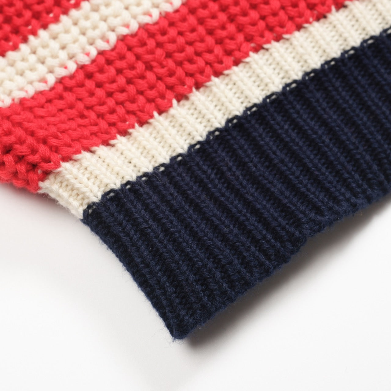 Pull rétro V-neck bleu marine pour hommes