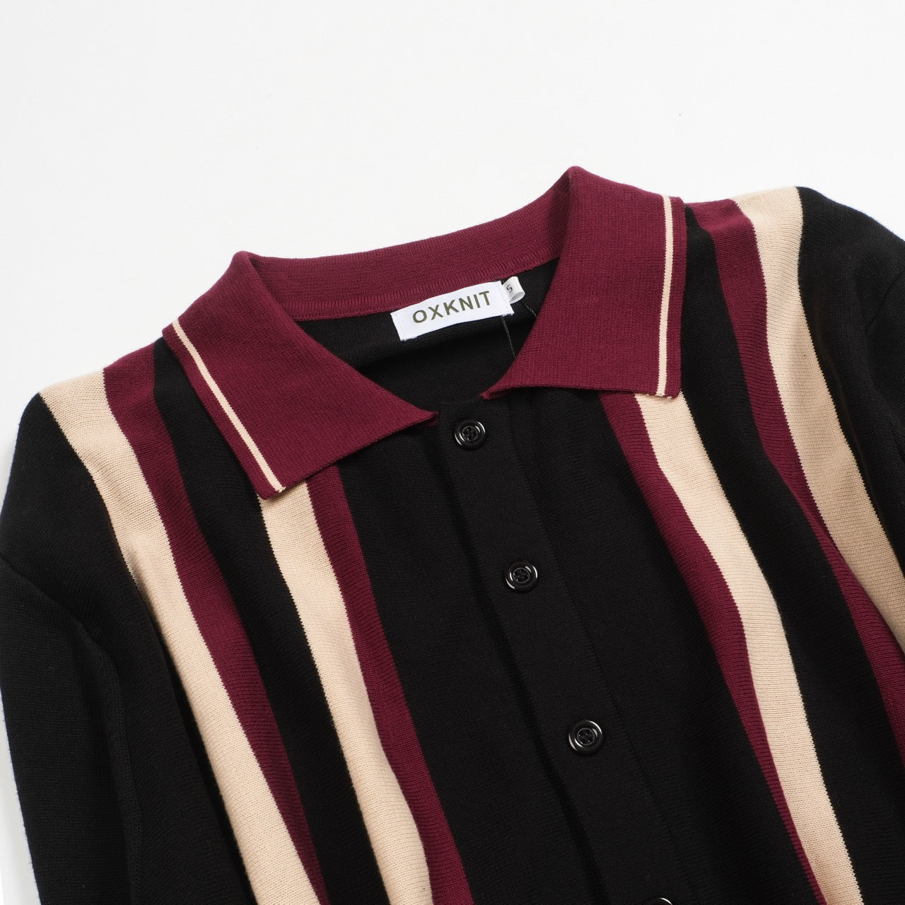 Cardigan tricoté rétro noir pour hommes des années 1960