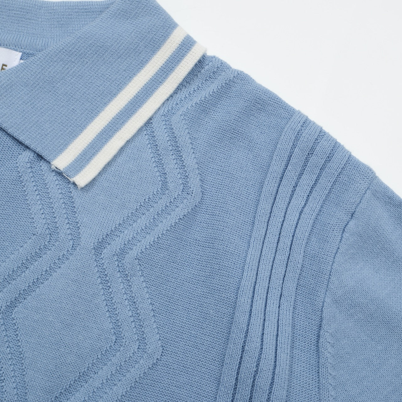 Polo Tricoté Bleu Clair pour Homme avec Panneau en Jacquard à Motif Géométrique