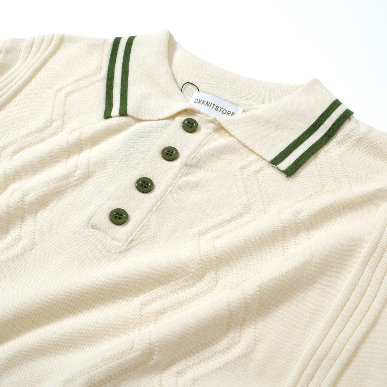 Polo en Tricot Crème pour Hommes avec Bord Vert – Style Vintage Mod des Années 1960