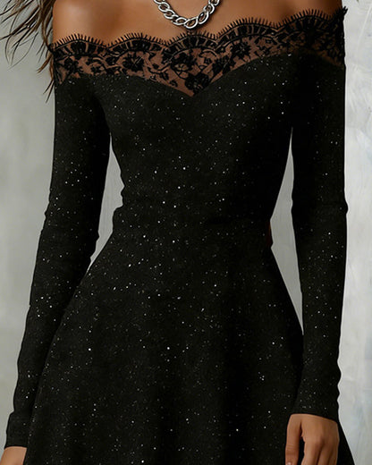 Robe en Dentelle Brillante à Épaules Dégagées