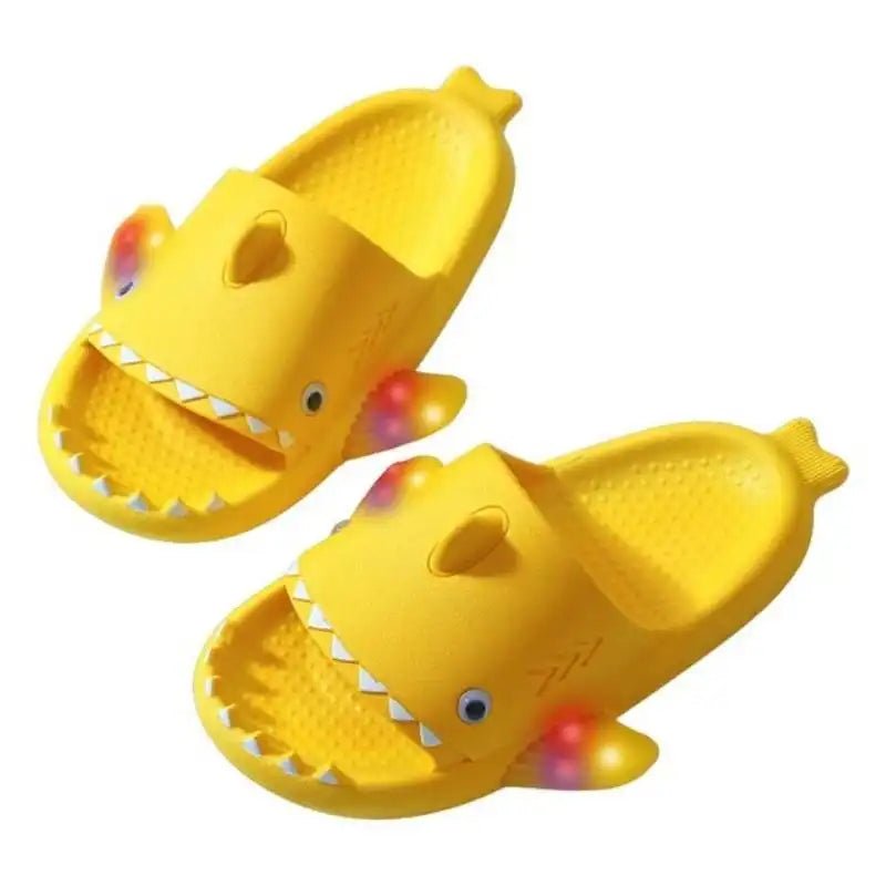 Chaussons requin lumineux pour enfants