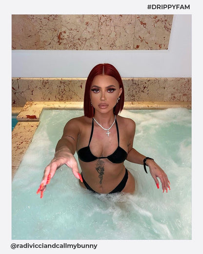 PENDENTIF PIÈCE CROISÉE.