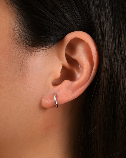 BOUCLES D'OREILLES GEO HOOPS.