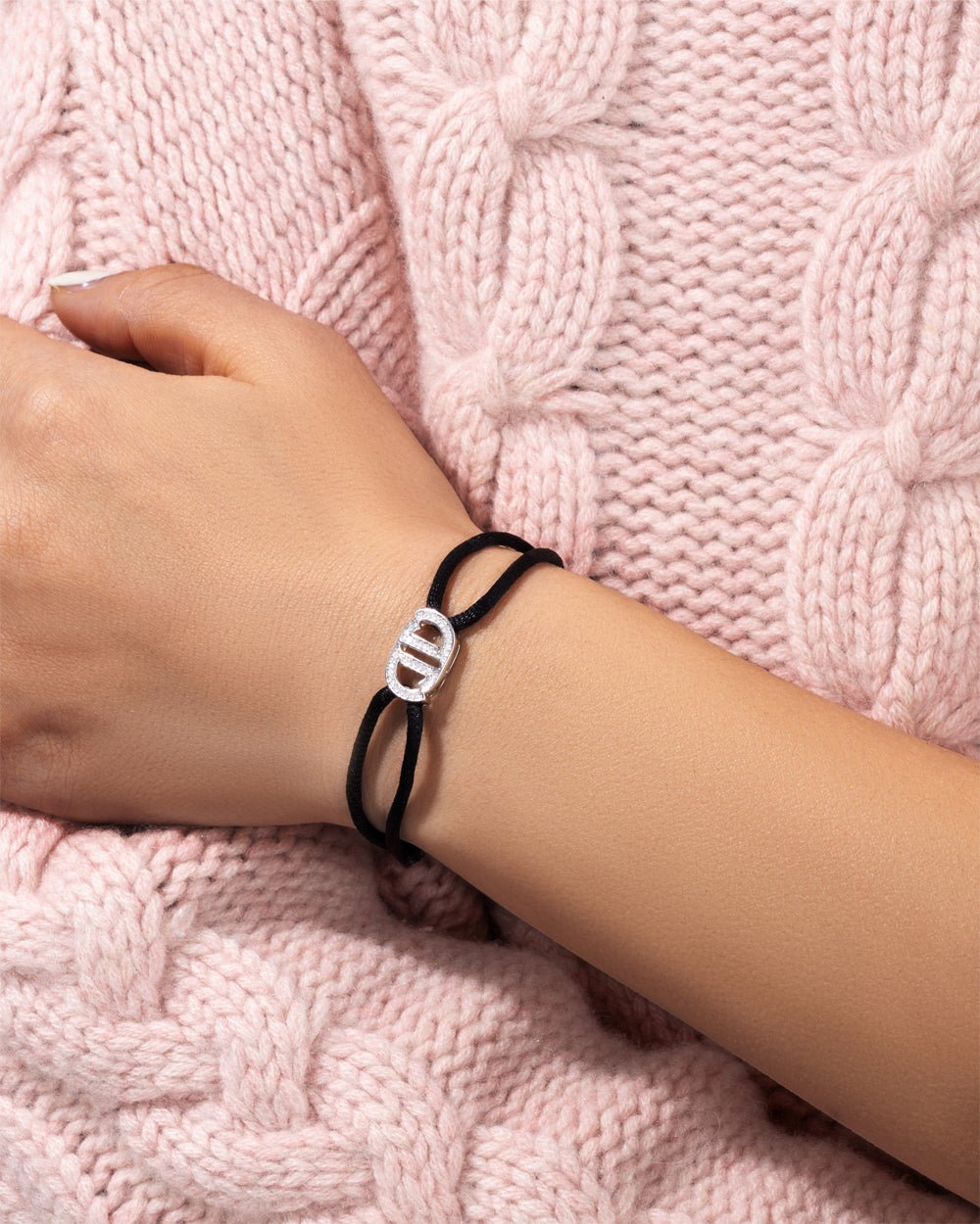 BRACELET EN CORDON INFINITY EN MOISSANITE.