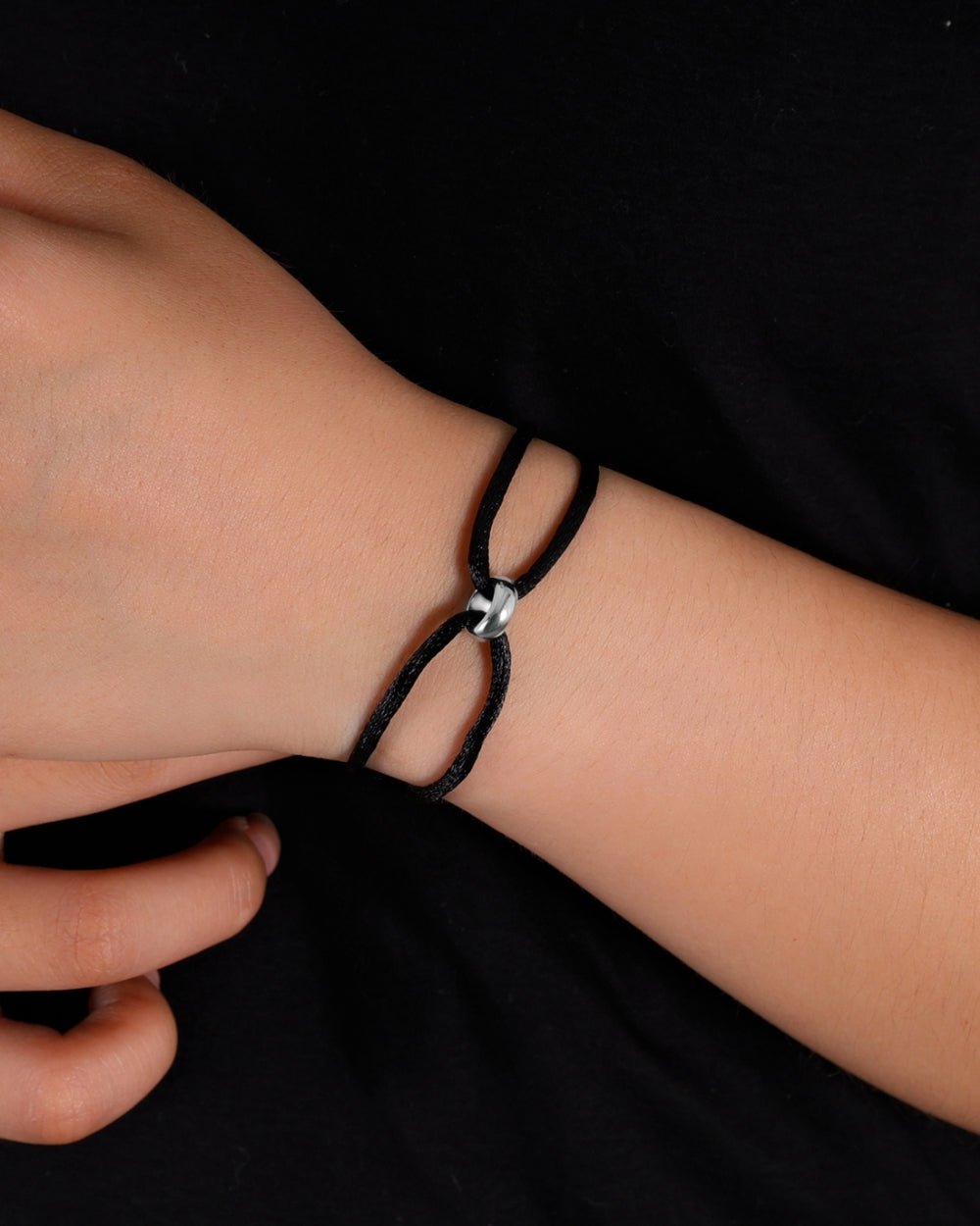 BRACELET EN CORDON MINIMAL.
