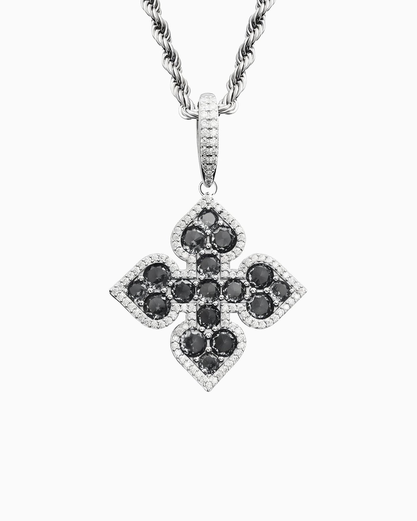 PENDENTIF TRÈFLE NOIR EN MOISSANITE.